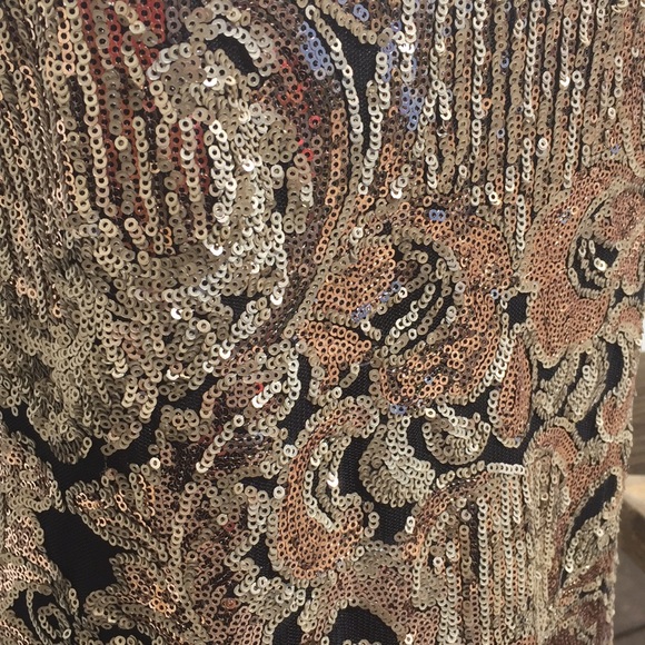 ☀️HP☀️ Le Chateau Gold Sequin Tank - Picture 3 of 5